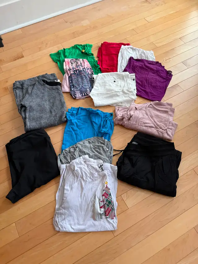 Woman’s Large & XLarge Clothing Tops, pants etc - Photo 8