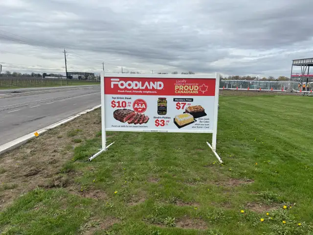 Sign Guru Niagara Mobile and Portable Sign Rentals