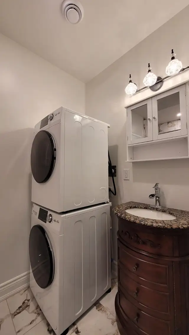 Ottawa Centretown–1 Bdrm Apt Main Flr /EV charger/AC/EnsLaundry - Photo 4