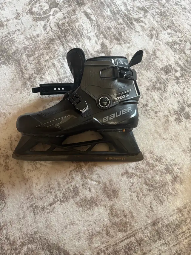 Bauer Konekt2 Senior Goalie Skates 9-9.5