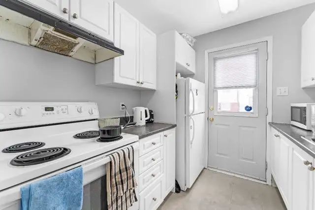 Private Room For Rent - Photo 10