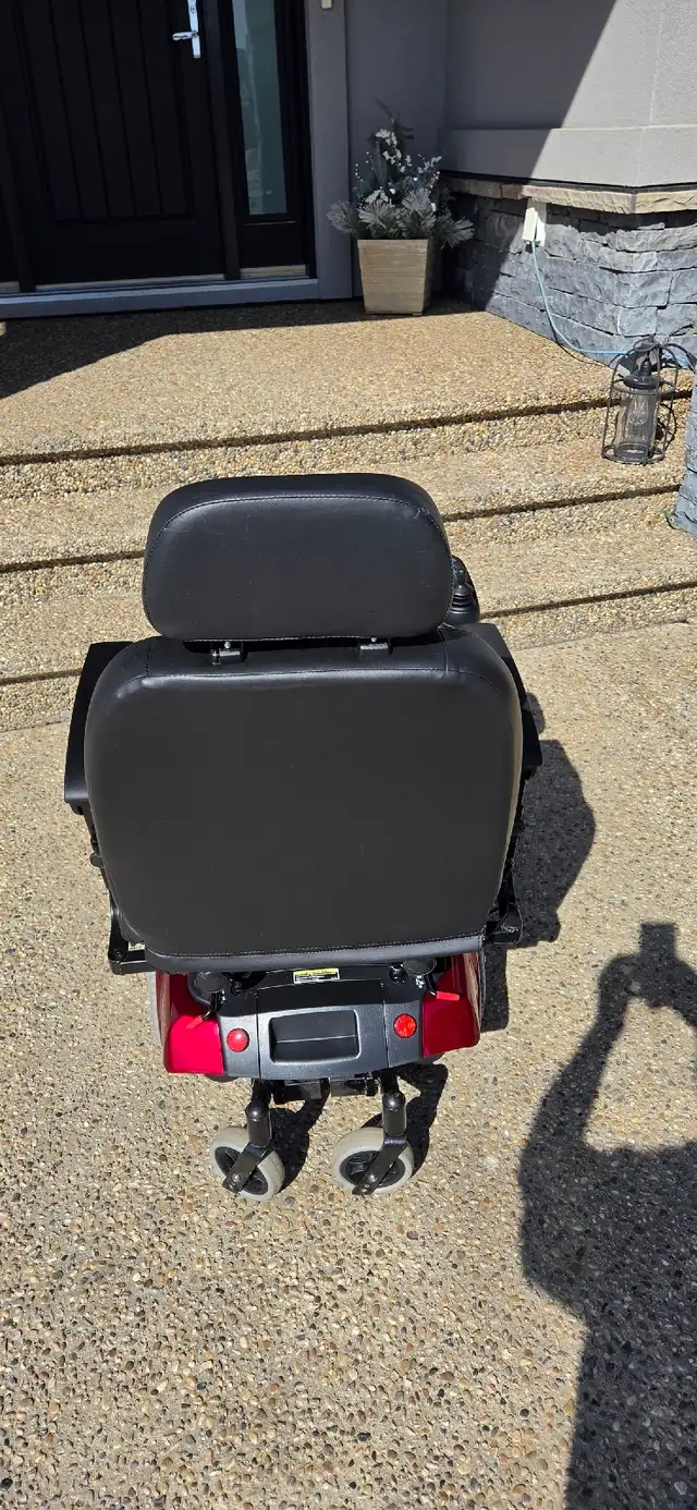 SHOPRIDER P424M MOBILITY CHAIR - Photo 4