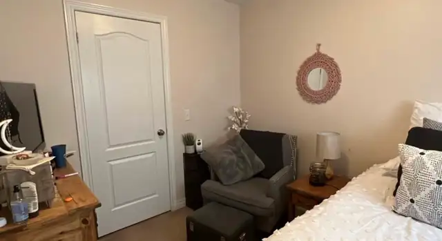 room for rent in Westridge - Photo 7