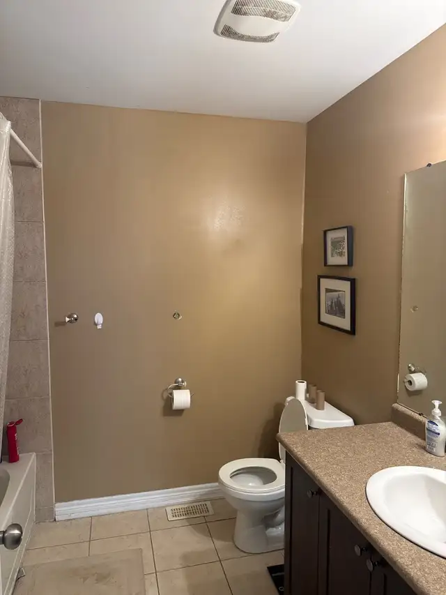 room for rent in Westridge - Photo 10