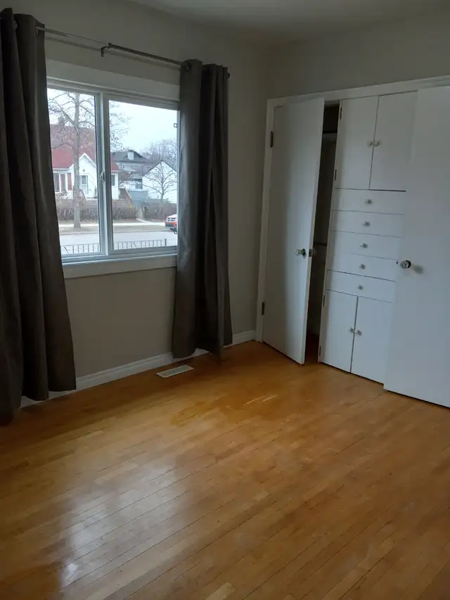 2 Bedroom Main Floor Bungalow - Photo 6