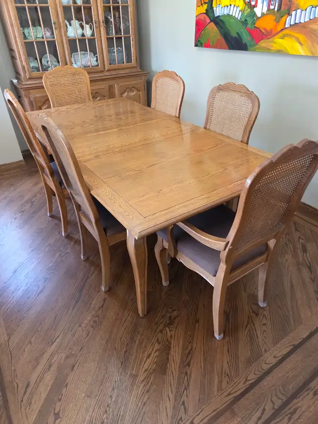 8 Person Oak Dinning Table with Chairs For Sale! - Photo 2