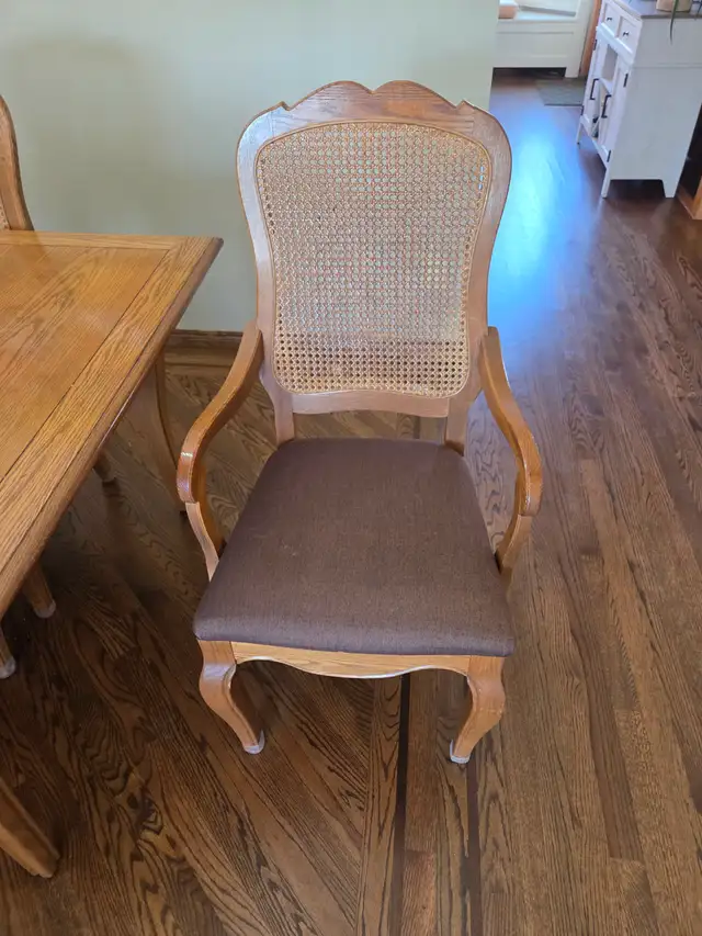 8 Person Oak Dinning Table with Chairs For Sale! - Photo 3