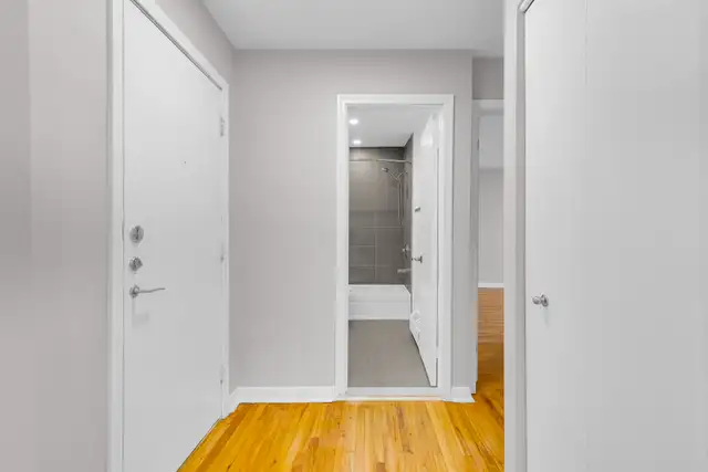 4 1/2 Laval (Chomedey)– Bord de l’eau & Rénové (40) - Photo 6