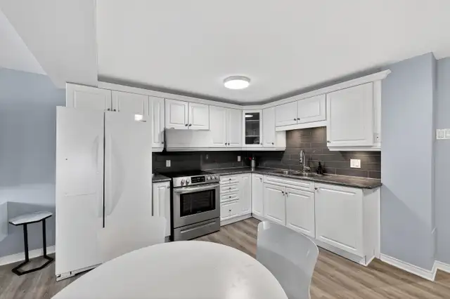 45 Assiniboine #1: 2 Bedroom (Nepean, Ottawa) - Photo 5