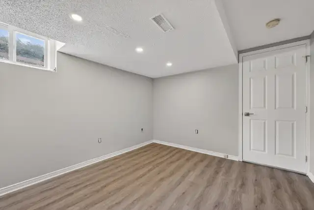 45 Assiniboine #1: 2 Bedroom (Nepean, Ottawa) - Photo 14