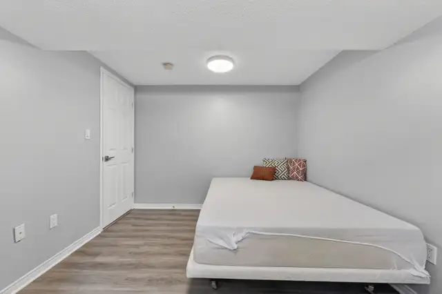 45 Assiniboine #1: 2 Bedroom (Nepean, Ottawa) - Photo 17