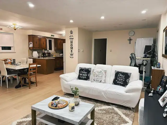 main floor for rent - Photo 4