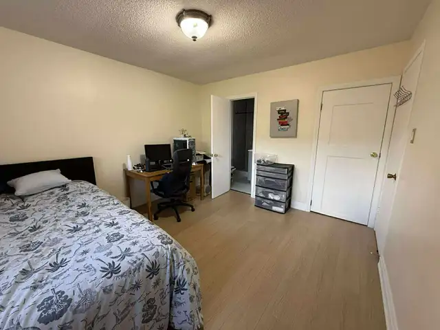 main floor for rent - Photo 5