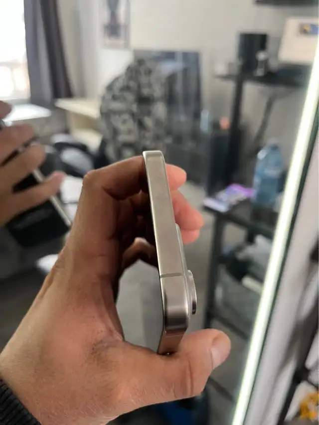 iPhone 15 pro max 256 gb 82% battery Airpods Pkg/Delivery - Photo 2