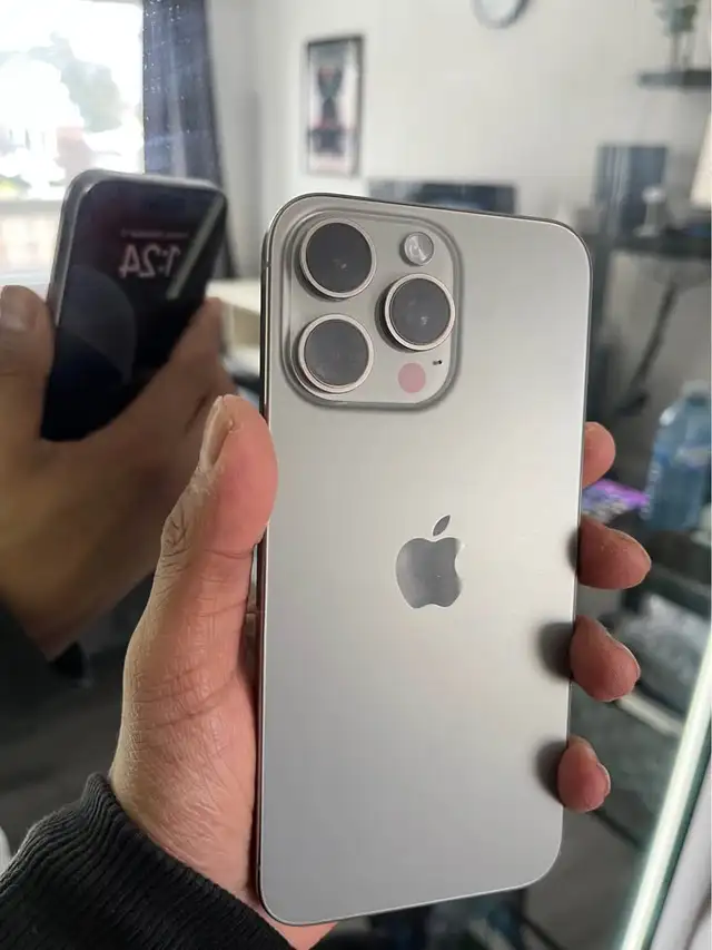 iPhone 15 pro max 256 gb 82% battery Airpods Pkg/Delivery - Photo 3