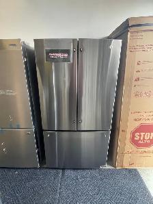 NEW 36" GE French Door Fridge (27.0 Cu.Ft) Interior Water & Ice)
