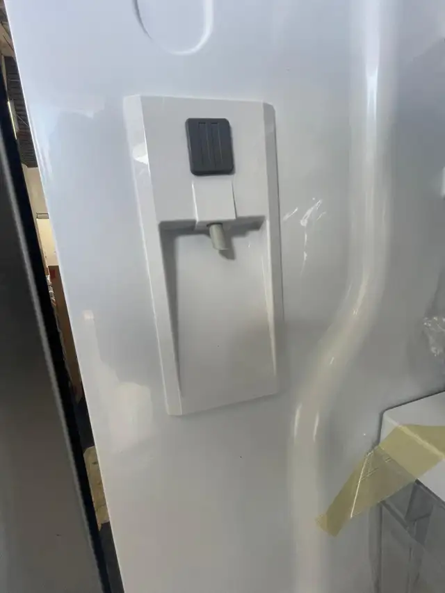 NEW 36" GE French Door Fridge (27.0 Cu.Ft) Interior Water & Ice) - Photo 6
