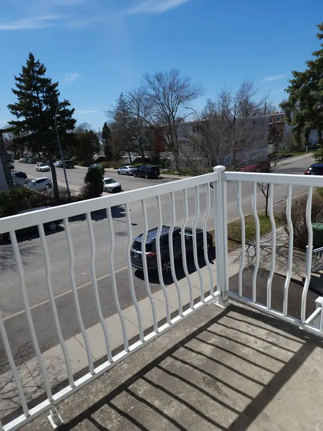 5 1/2 with air conditioner, one balcony and one patio - Photo 2