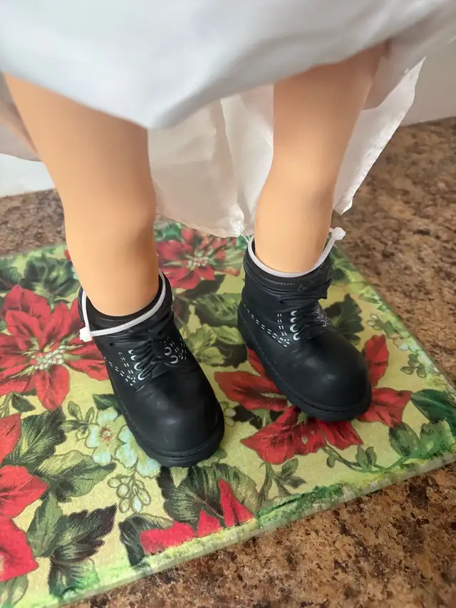 TALKING TIFFANY DOLL!! GREAT DEAL AND PRICED TO SELL!! - Photo 4