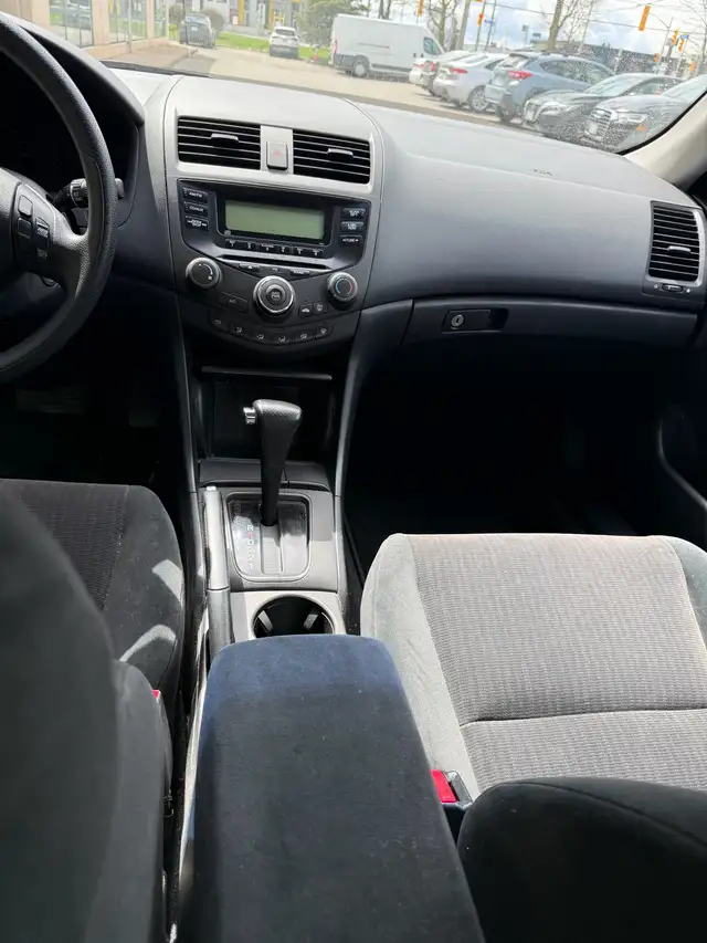 2003 Honda Accord LX - Photo 9