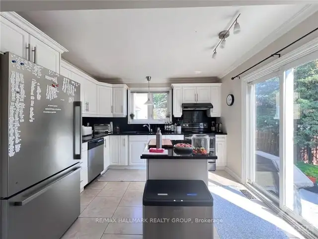 Beautiful Single Detached House for Rent, Bridlewood, Kanada - Photo 2