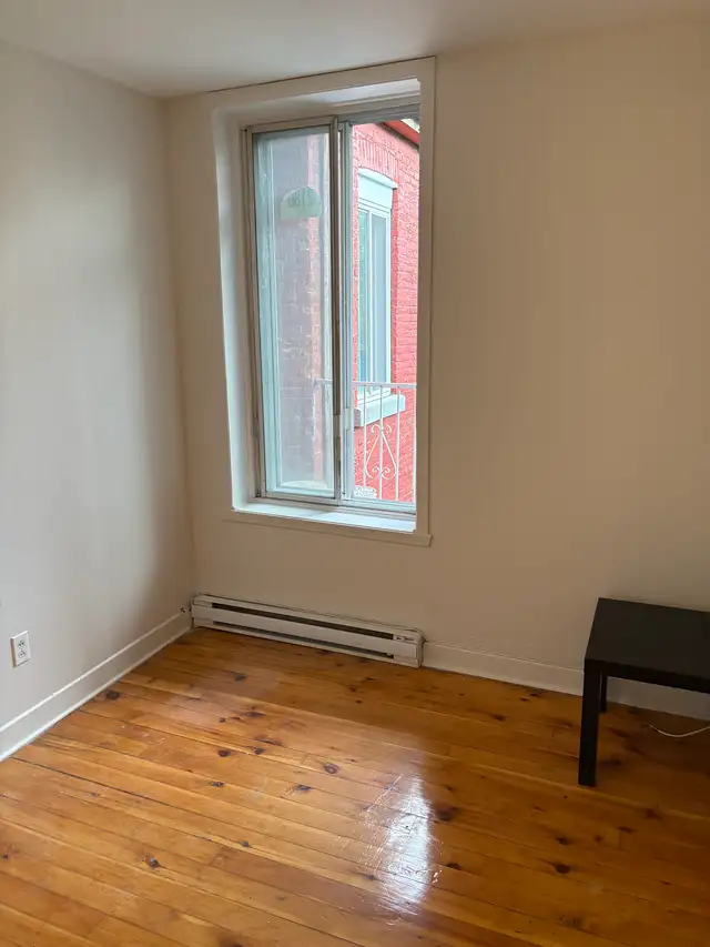 3 Bedroom   Den… De Lorimier…Heating/Electricity Included !! - Photo 6