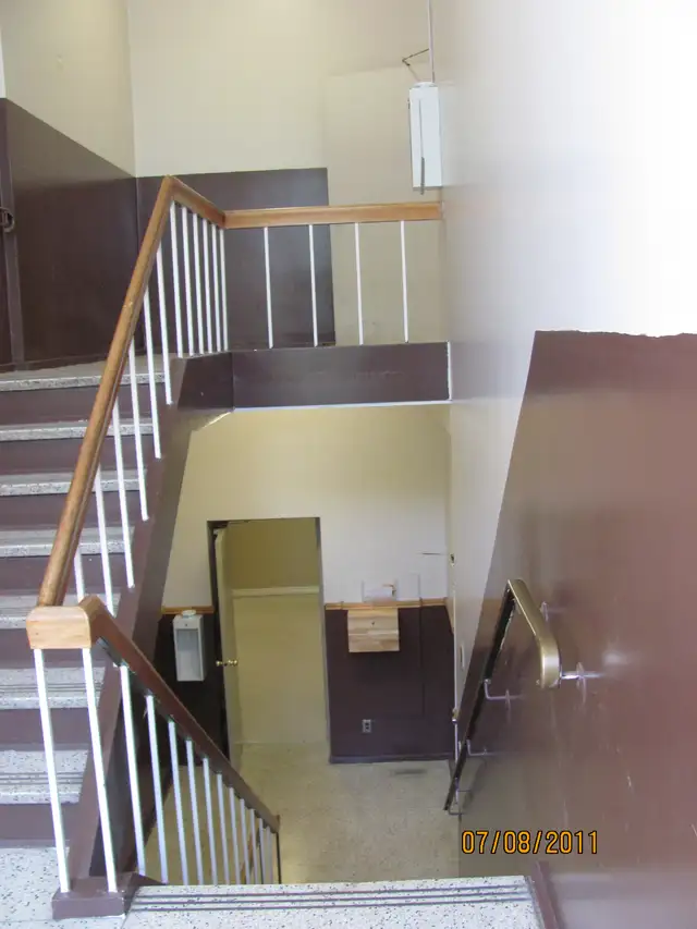 1BR studio lower level at 385 Woolwich St - clean, quiet $1475 - Photo 10