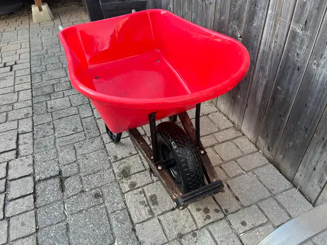 wheel barrel - Photo 2