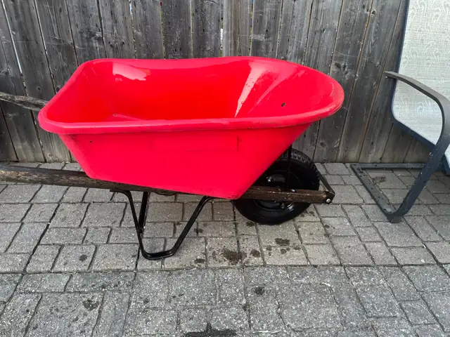 wheel barrel - Photo 3
