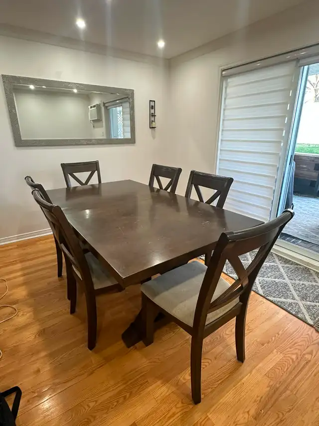 TABLE DE CUISINE EN BOIS AVEC 6 CHAISES ET EXTENSION - Photo 2