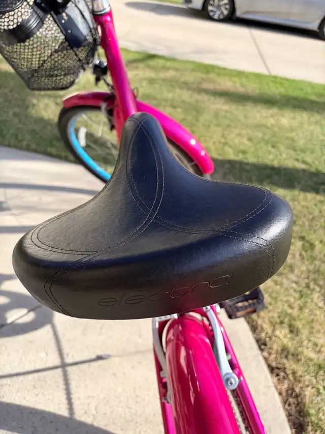 Women’s 7D Townie Electra Bike - Photo 4