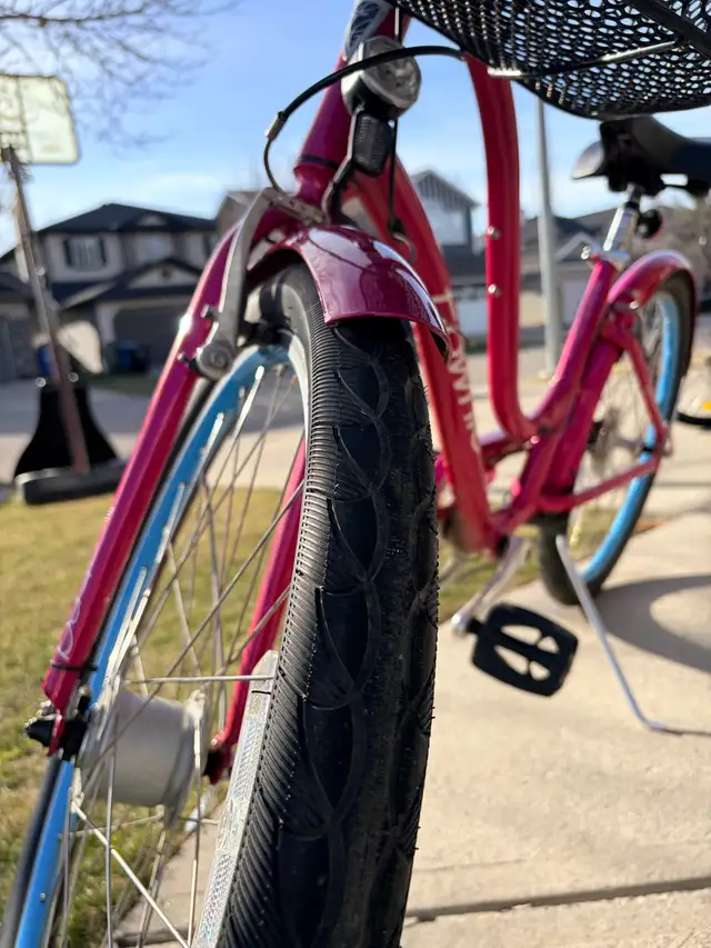 Women’s 7D Townie Electra Bike - Photo 5