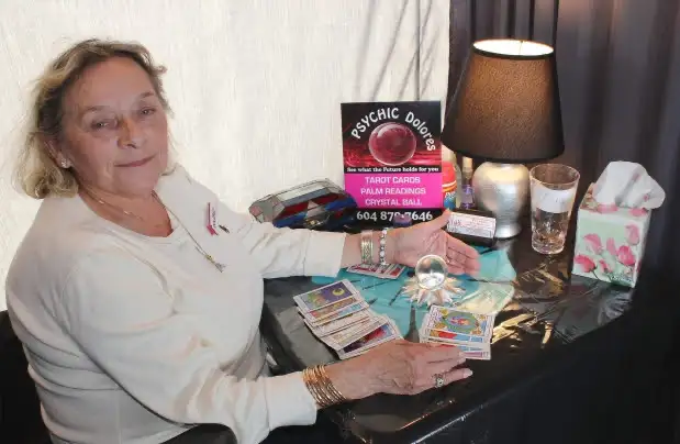 Psychic Mrs Dolores - Photo 3