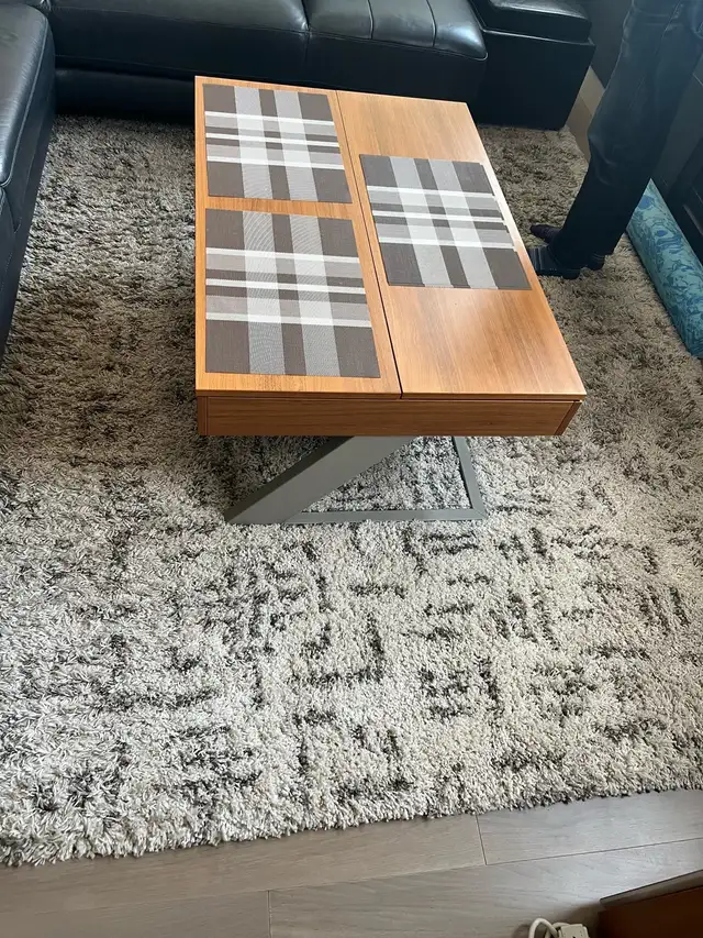 78 x 114 Area rug $150