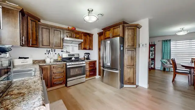 Great Home-Great Garage-Great Yard-Great Location! - Photo 2