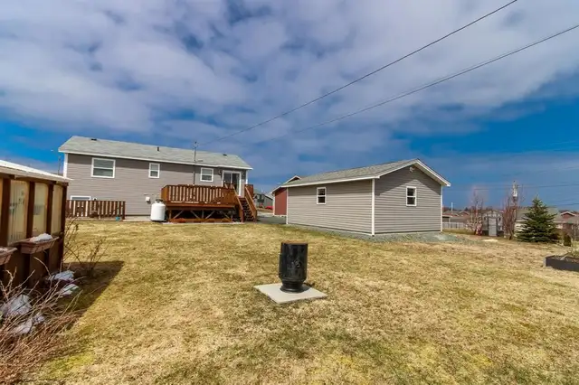 Great Home-Great Garage-Great Yard-Great Location! - Photo 8
