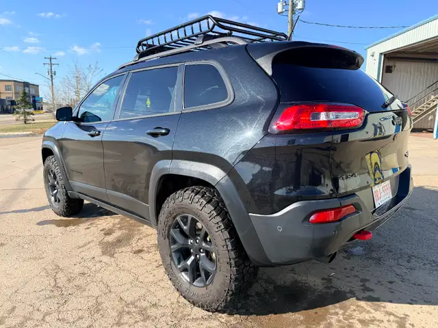 2015 Jeep Cherokee Trailhawk - Photo 3