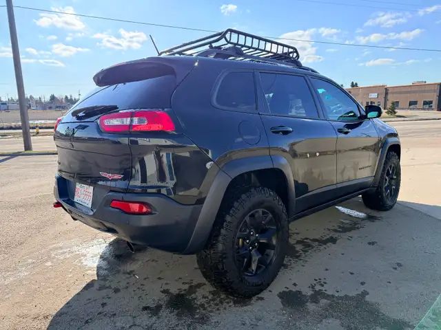 2015 Jeep Cherokee Trailhawk - Photo 4