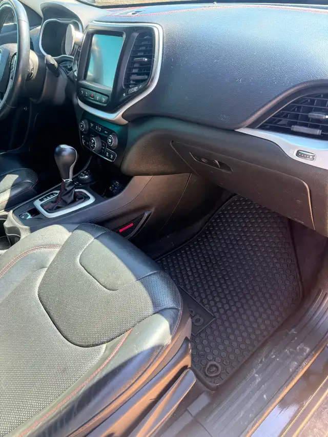 2015 Jeep Cherokee Trailhawk - Photo 8