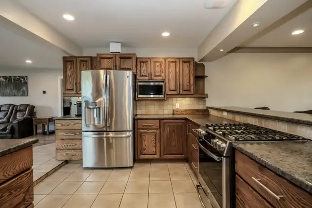 NEW LISTING IN LASALLE! BRICK RANCH WITH ATTACHED DOUBLE GARAGE! - Photo 3