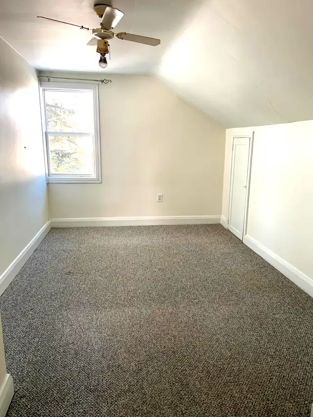2-Bed Suite w/ Parking & Utilities Included – Barrie - Photo 4