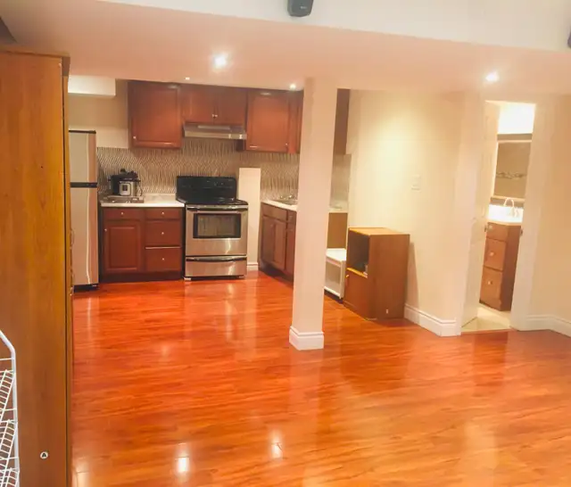 Rent 1 Bedroom basement apartment Brampton, Torbram/Sandalwood - Photo 2