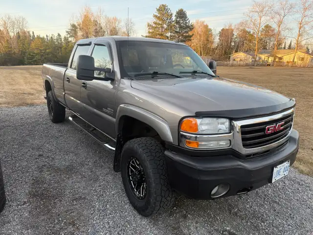2006 GMC 3500 SLT Duramax - Photo 2