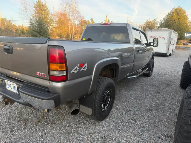 2006 GMC 3500 SLT Duramax - Photo 4