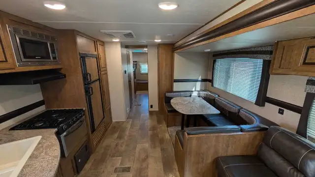 2108 Crossroads Zinger 328SB Super Bunk - Photo 7