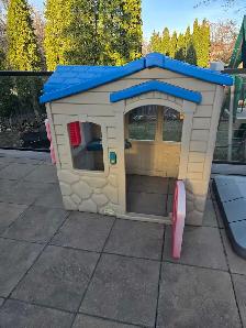 outdoor play house