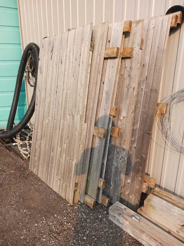 Fence Panels - Photo 2
