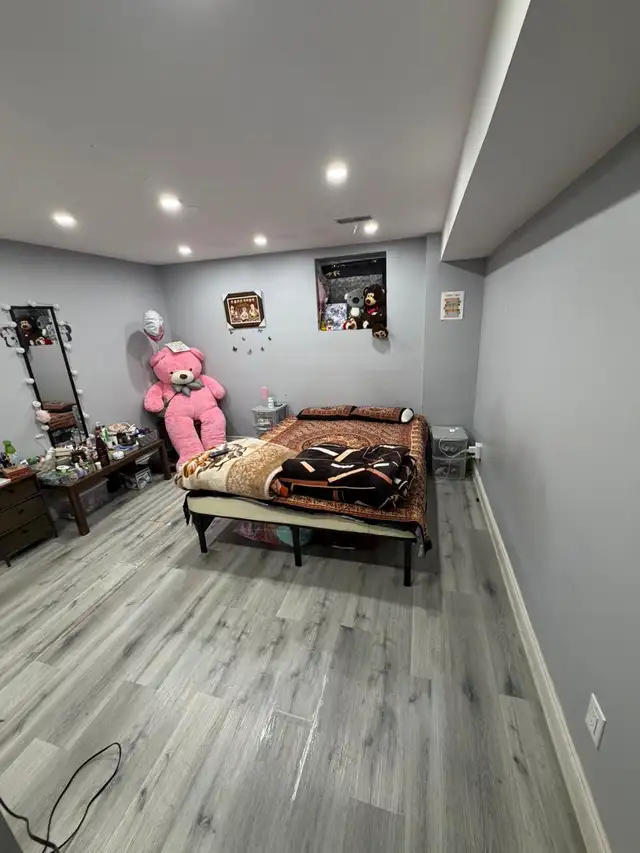 one bedroom basement - Photo 7