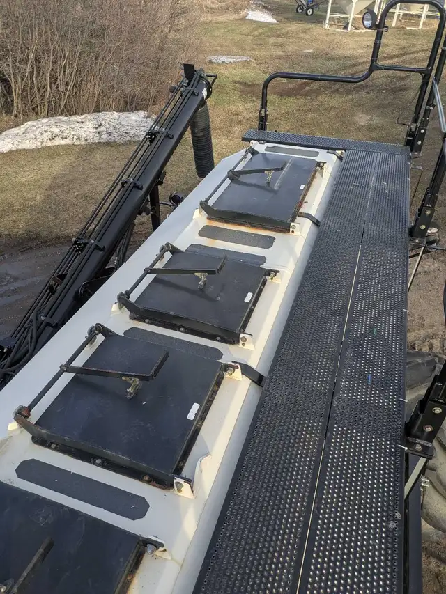 2008 Bourgault 6450 Air Cart - Photo 5