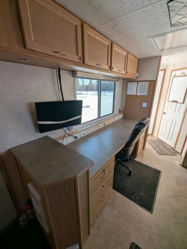 Office Trailer - Photo 8